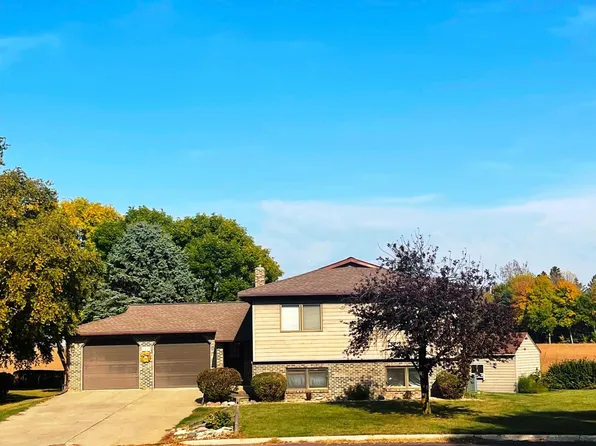 3225 Tamarack Ave, Slayton, MN 56172