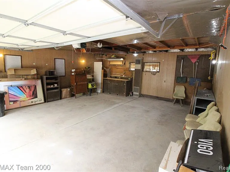 24301 Colgate St — Photo 19