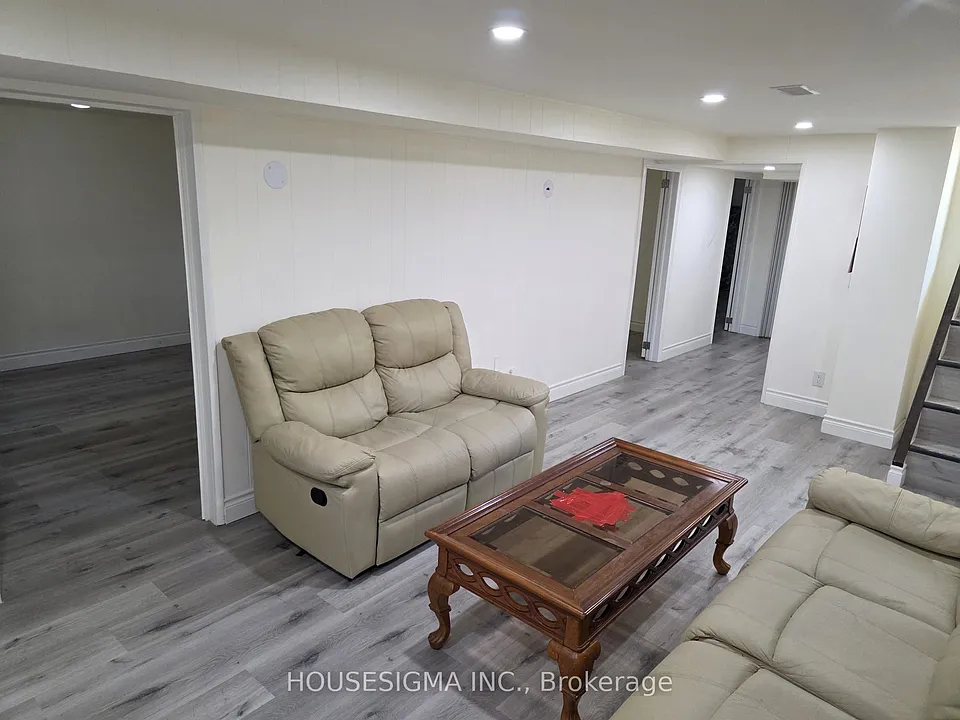 51 Axsmith Cres #BASEMENT