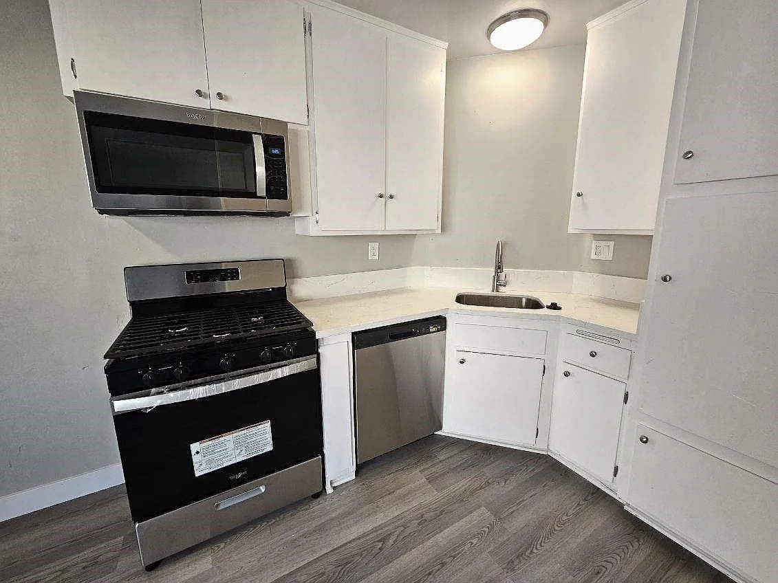 1 bed, 700 sqft, $2,195 — Photo 2