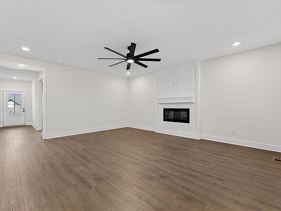 3rd image of 982 Alton Dr Lot 41