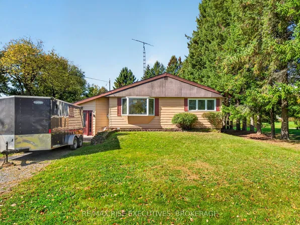 4259 Sydenham Rd, South Frontenac, ON K0H 2T0