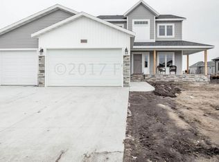 3679 Crimson Loop S, Fargo, ND 58104