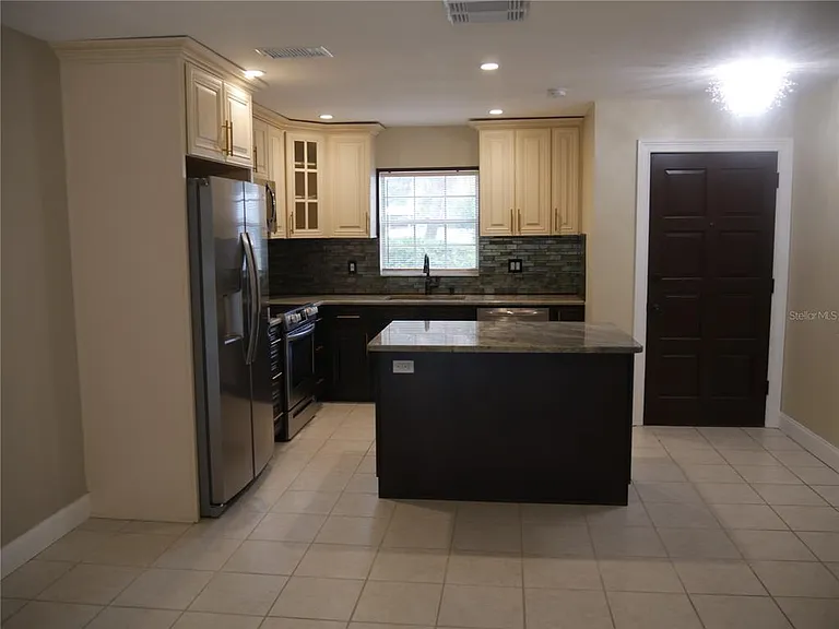 2411 Aspinwall St #2411 — Photo 8