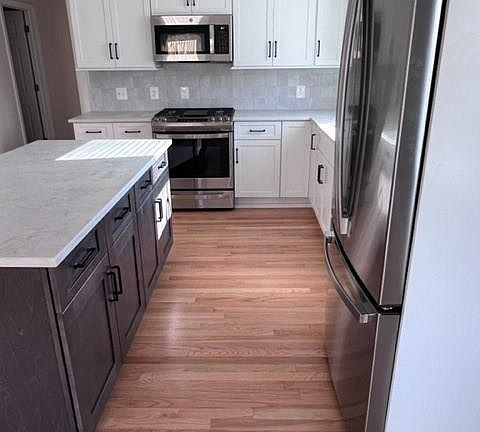 3rd image of 274 Valley Rd #1