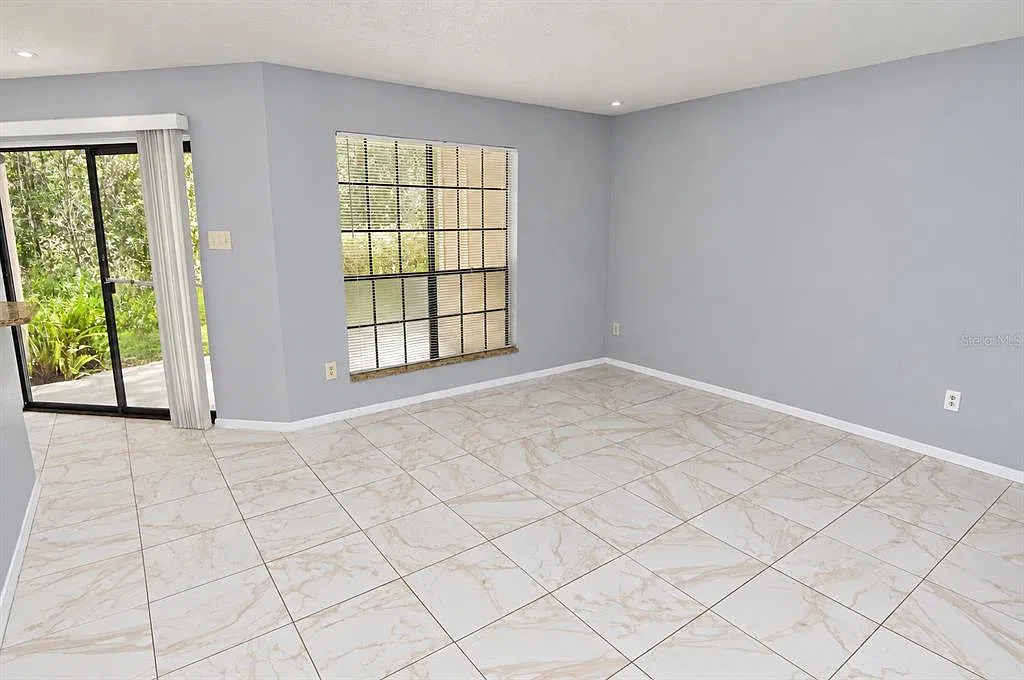2 bed, 2.0 bath, 1129 sqft, $1,800 — Photo 4