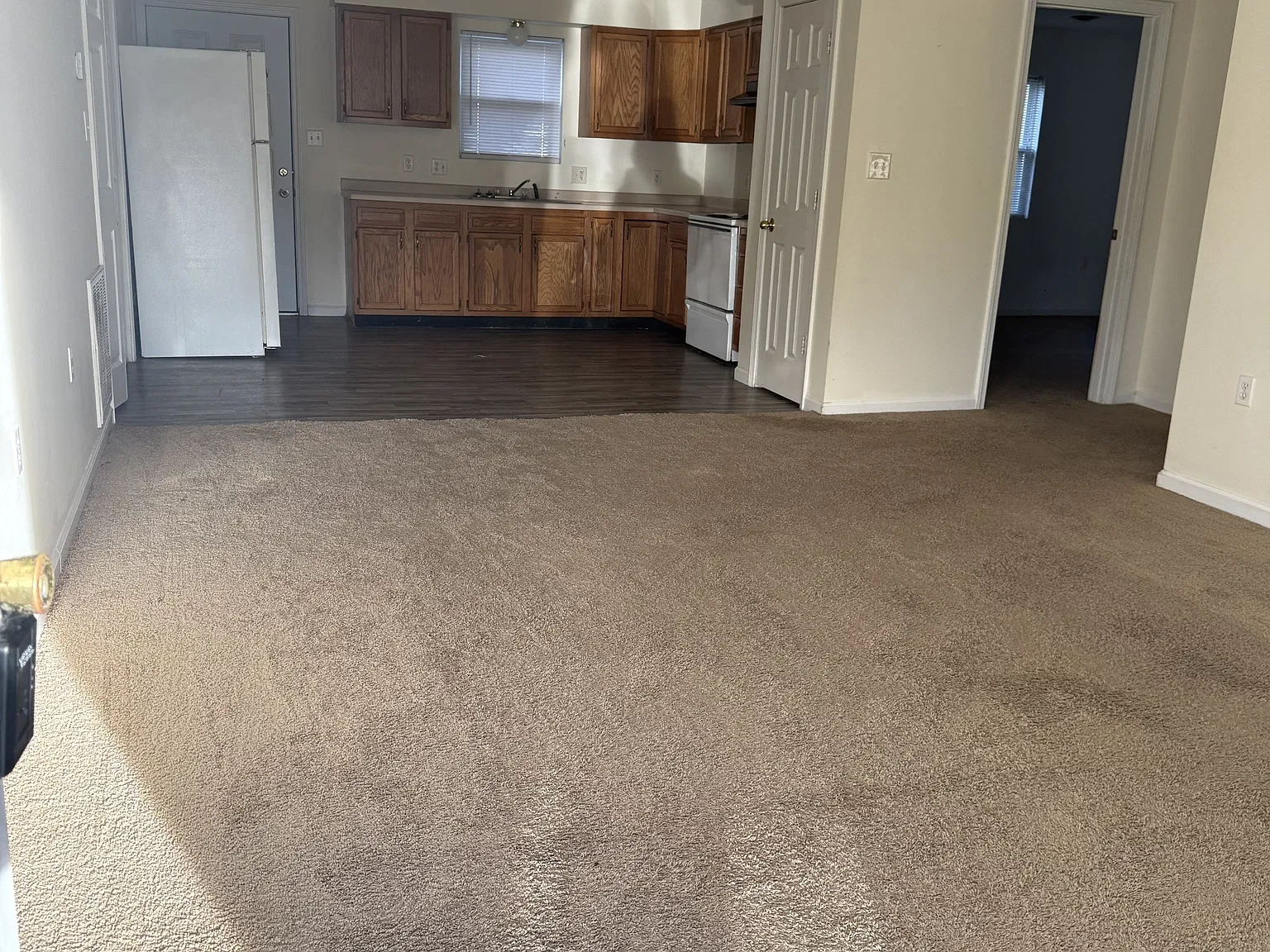 206 Pine St — Photo 2
