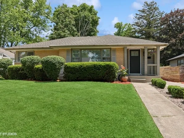 147 S Prospect St, Wheaton, IL 60187