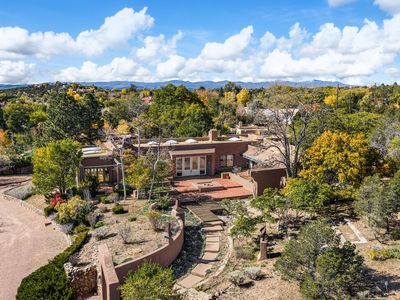 1402A Cerro Gordo Rd, Santa Fe, NM, 87501
