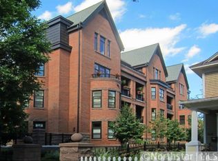 80 Western Ave N APT 110, Saint Paul, MN 55102