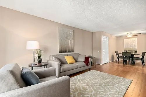 Vista Apartments — Photo 2