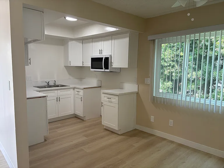 4127 McLaughlin Ave #20 — Photo 4