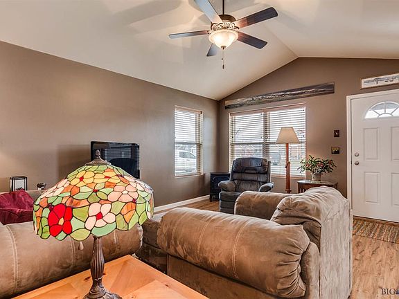 5th image of 1915 Goldfinch Ct