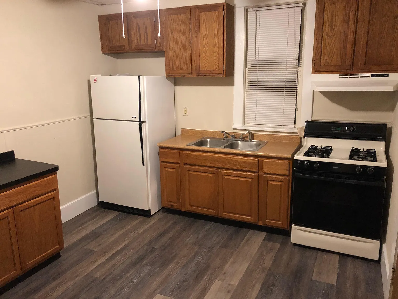 2 bed, $1,300 — Photo 4