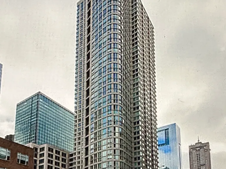 345 N La Salle Dr #2006 — Photo 1