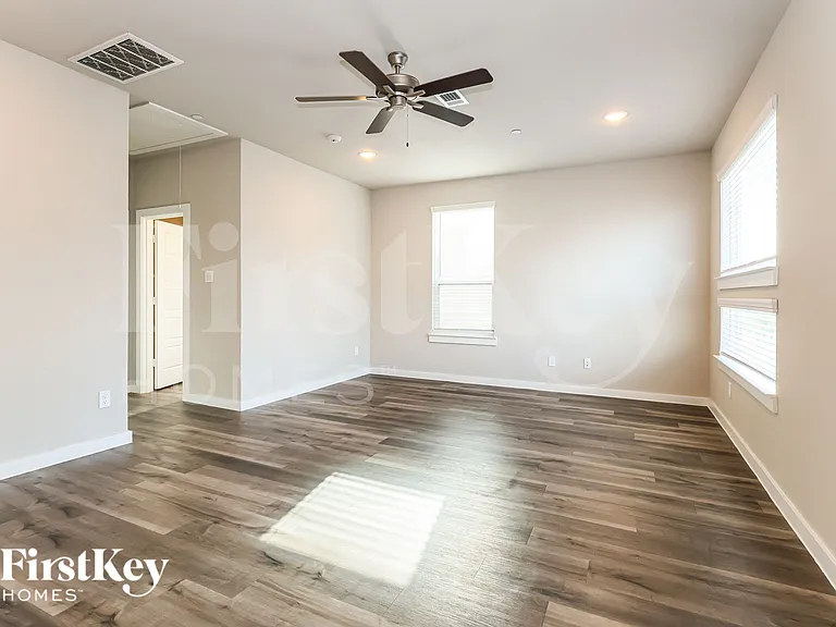 357 N Centro Cir — Photo 11