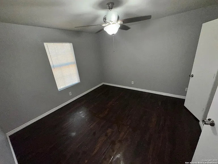 830 W Hutchins Pl #11 — Photo 4