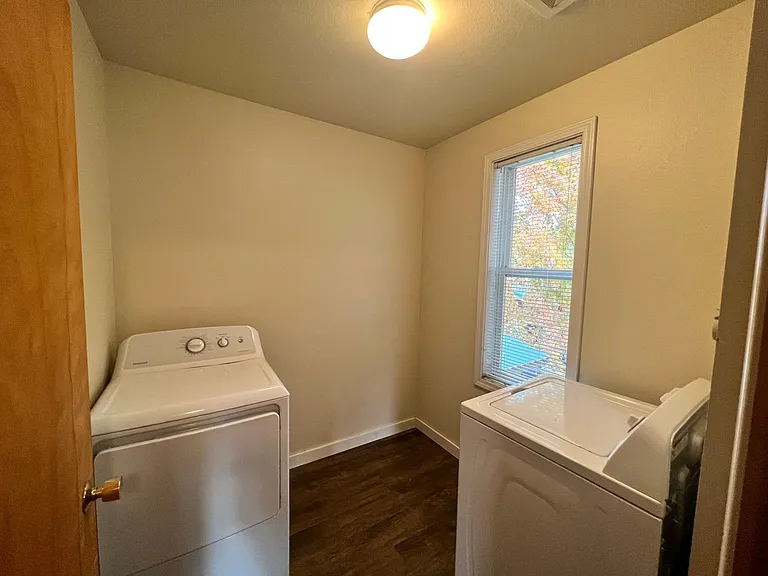 1304 N Brooklane St — Photo 33