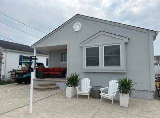 108 E Topeka Ave, Wildwood Crest, NJ 08260