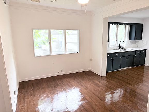 3rd image of 207 N Myrtle Street