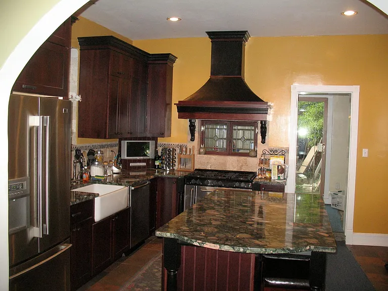 4739 Cedar Ave — Photo 2