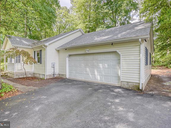 2nd image of 16 Maplewood Dr