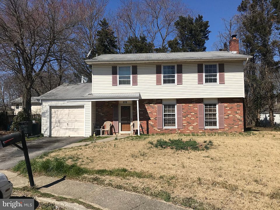 1st image of 978 Sunny Ct
