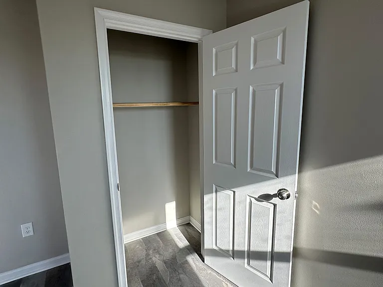 827 N Milton Ave — Photo 12
