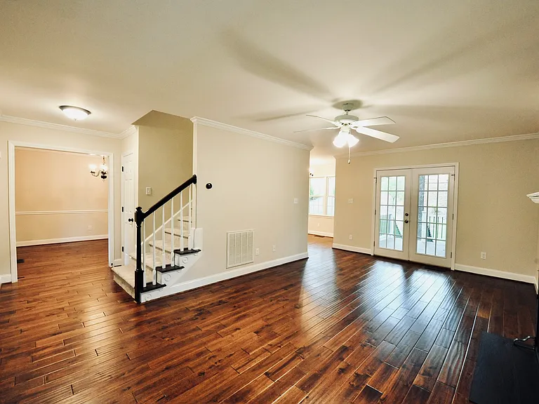 962 Saint Catherines Dr — Photo 10