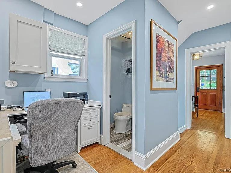 21 Anderson Ave — Photo 22