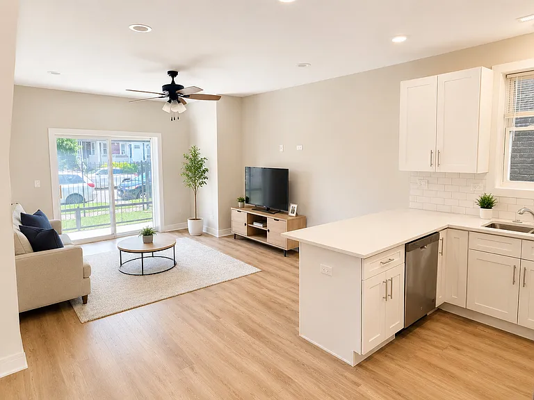 6622 S University Ave #1 — Photo 3