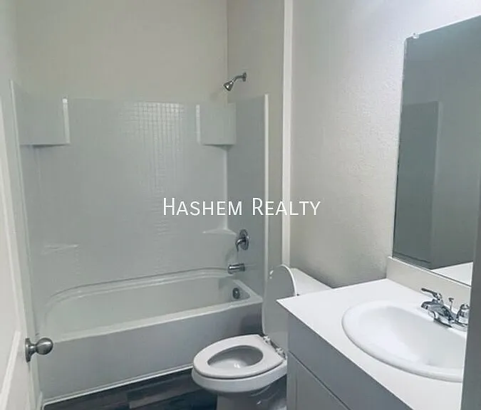 1707 Chapel Hill Rd — Photo 17
