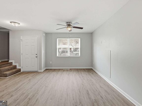 5th image of 6981 Flagstone Dr