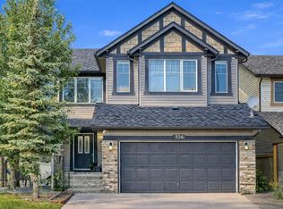 104 SE Panamount Ter NW, Calgary, AB T3K0H8
