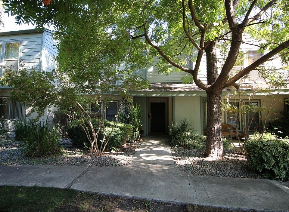 1st image of 108 Touchstone Pl
