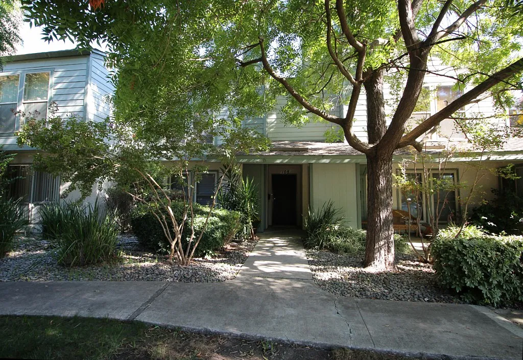 108 Touchstone Pl photo 1