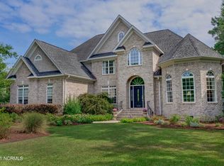 302 Tall Ships Ln, Hampstead, NC 28443