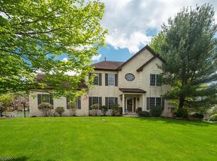 5 Baltusrol Ave, Washington, NJ 07882