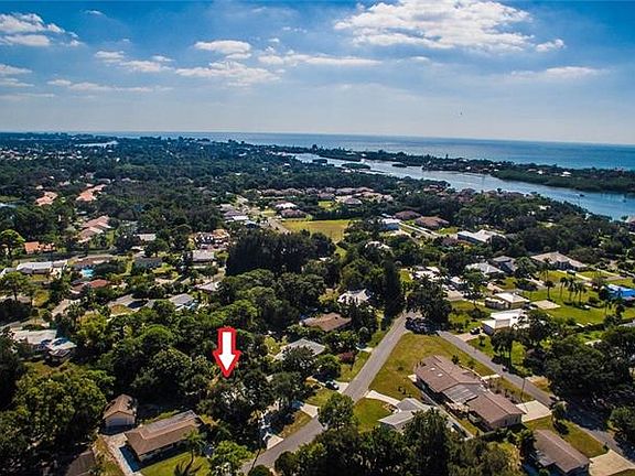2nd image of 205 Charles Dr