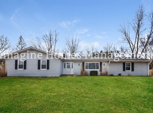 9200 Whitewood Rd, Brecksville, OH 44141