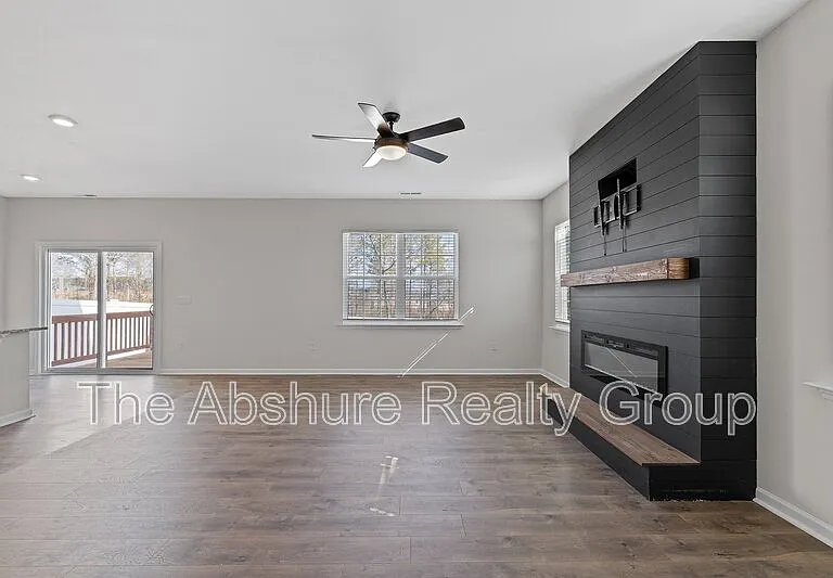 49 River Bank Rd — Photo 9