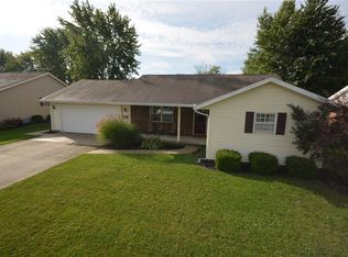 923 Primrose Dr, Wapakoneta, OH 45895