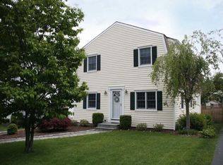 19 Cherry St, Darien, CT 06820