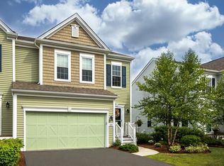125 Stonehaven Dr, Weymouth, MA 02190