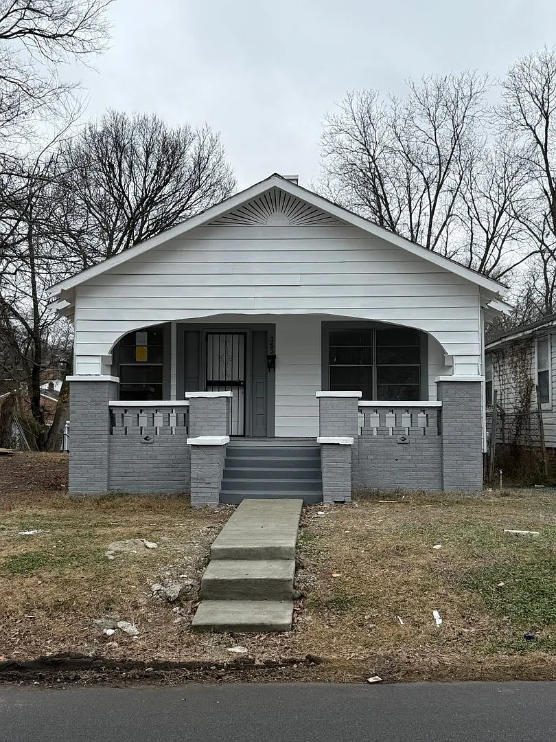 Building Photo - 353 16th Ave N