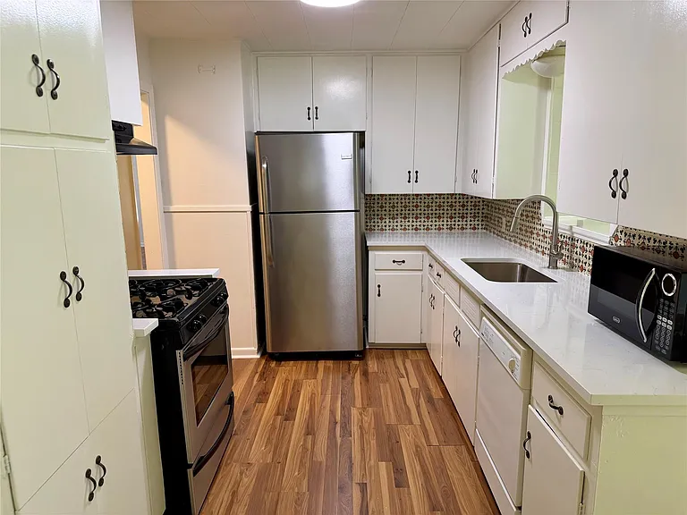 5510 Delwood Dr — Photo 6