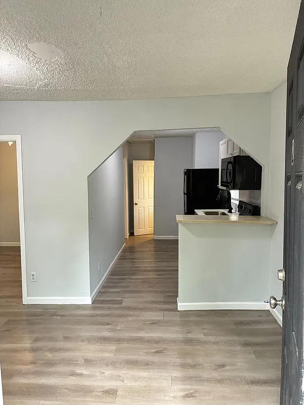 2 bed, 1.0 bath, 740 sqft, $795 — Photo 4