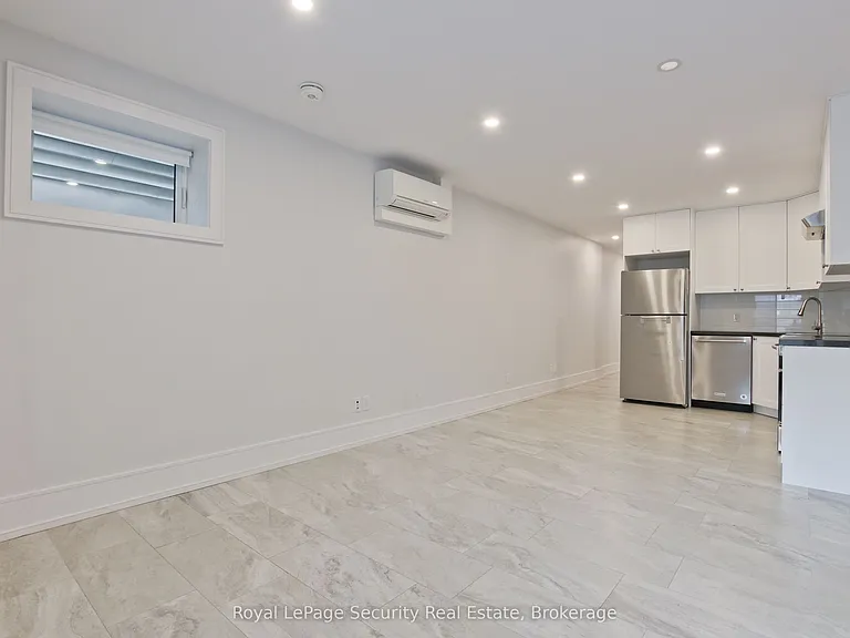 318 Boon Ave — Photo 2