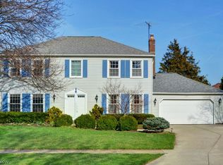 633 Walmar Rd, Bay Village, OH 44140