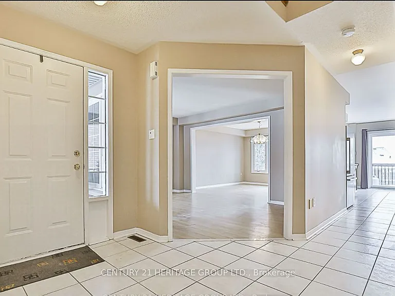 162 Widdifield Ave — Photo 4